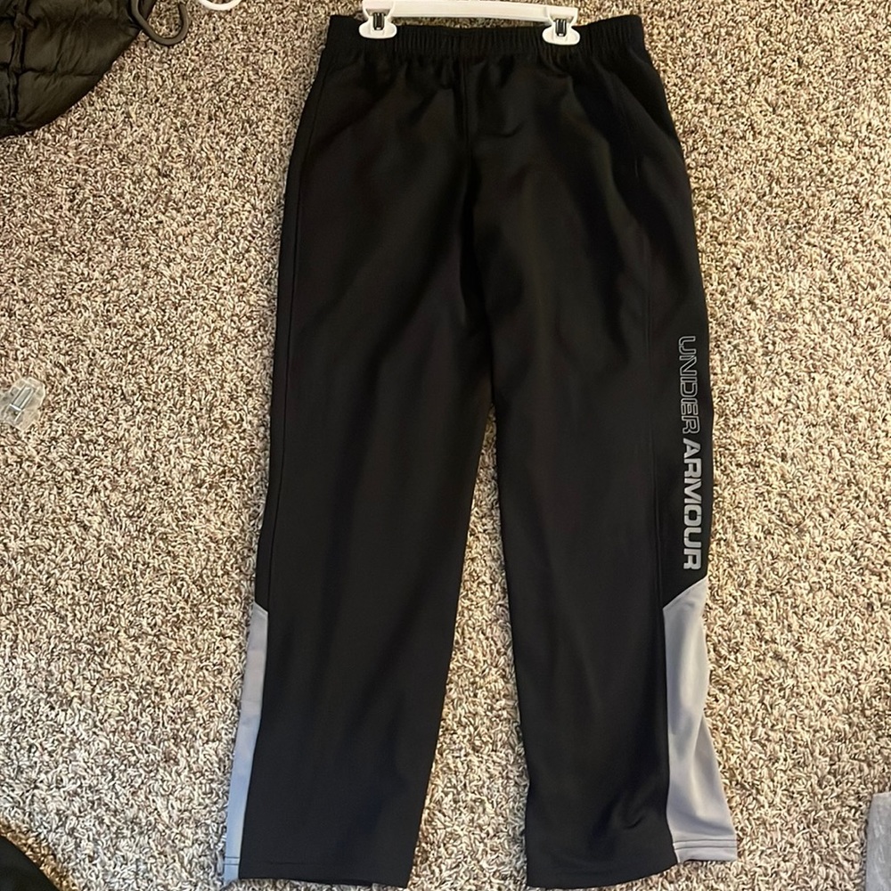 Youth under Armour sweatpants
